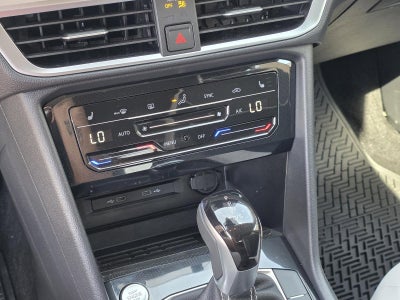 2025 Volkswagen Taos SE FWD