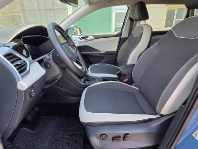 2025 Volkswagen Taos SE FWD