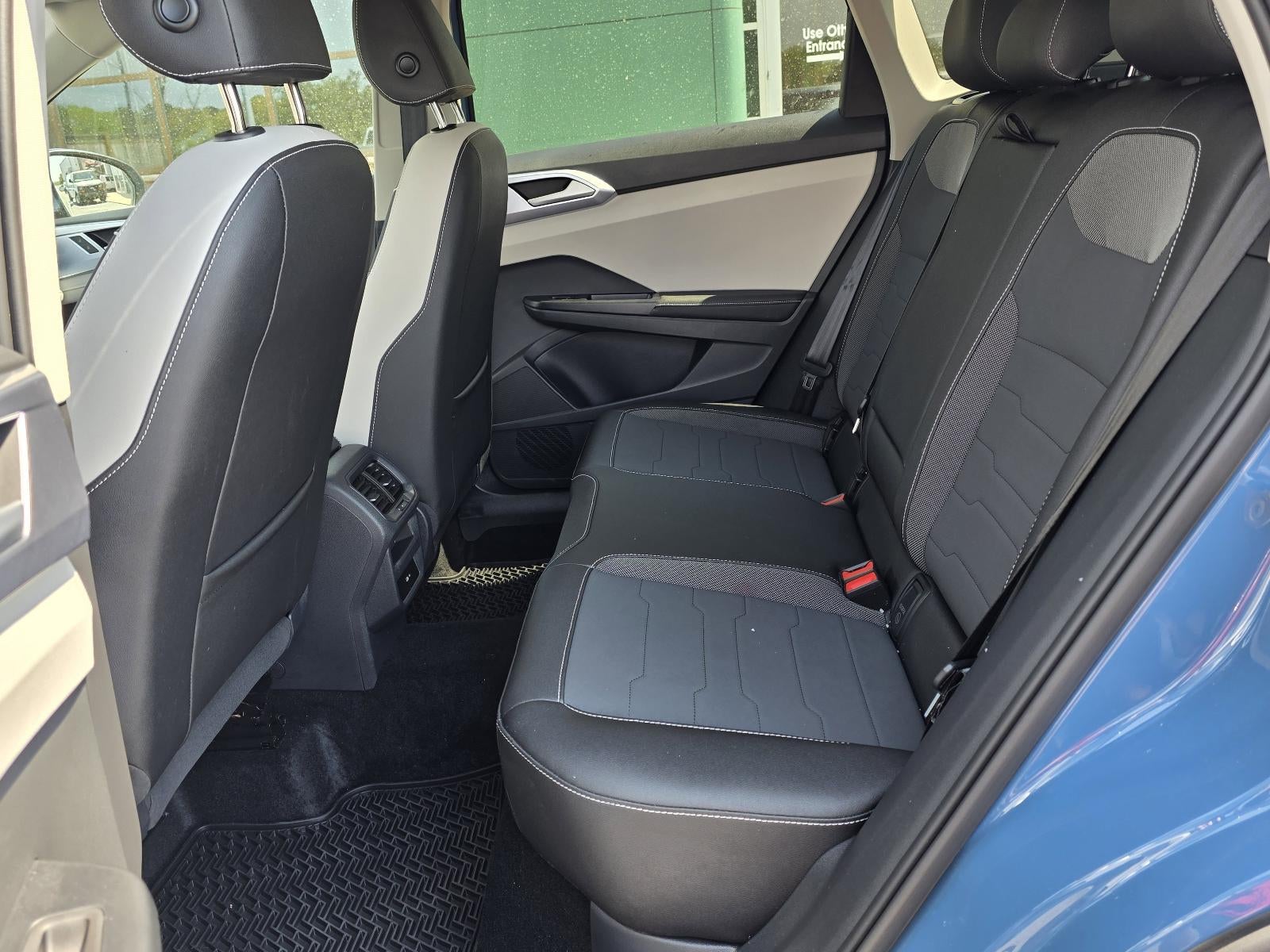 2025 Volkswagen Taos SE FWD