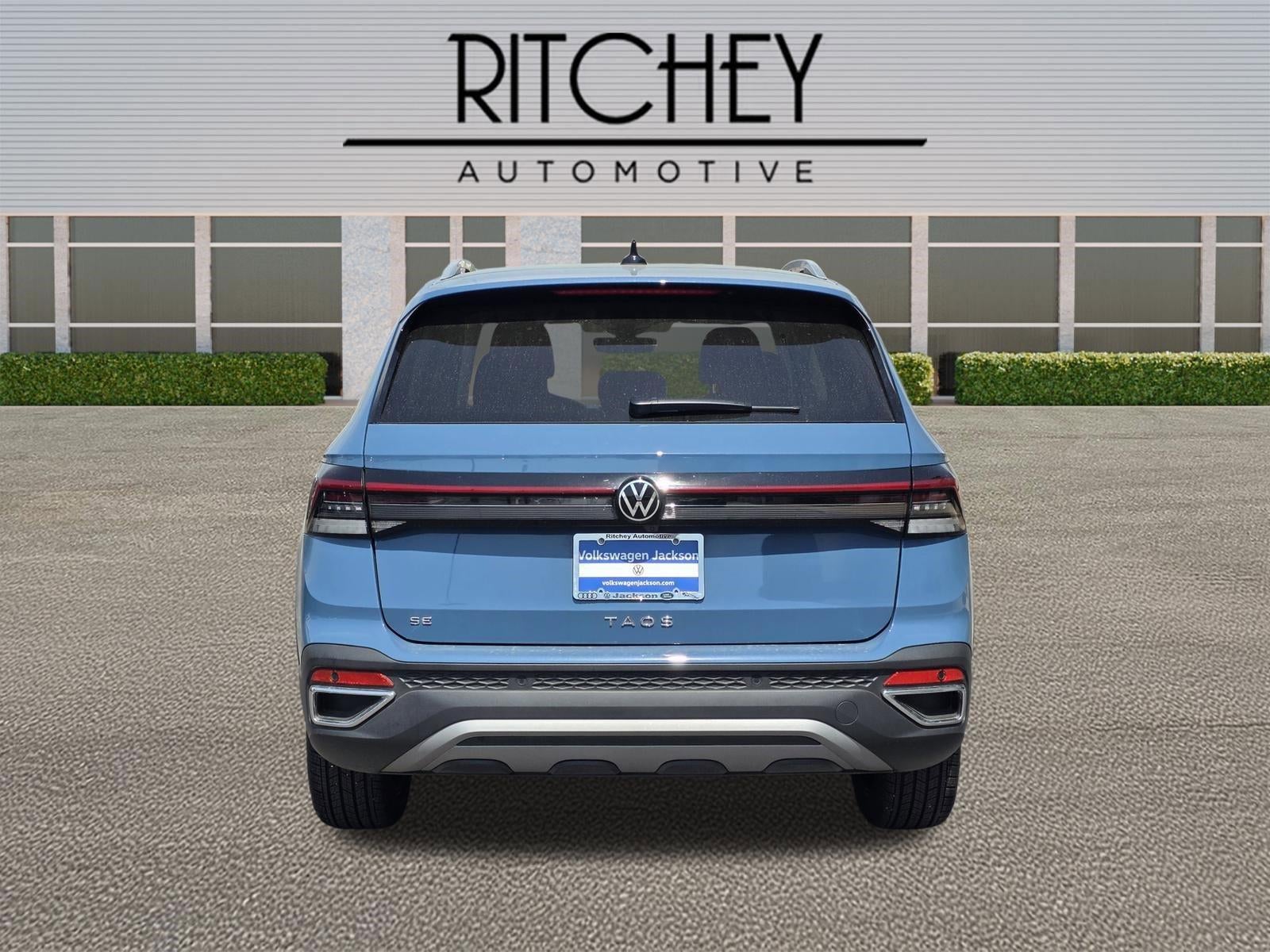 2025 Volkswagen Taos SE FWD