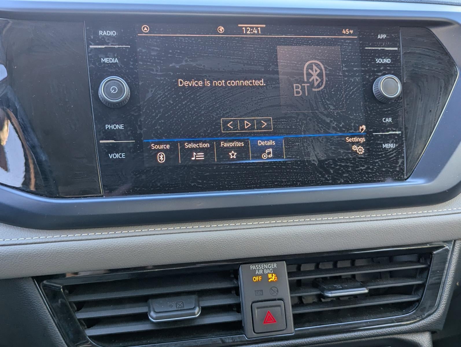 2024 Volkswagen Taos SE FWD