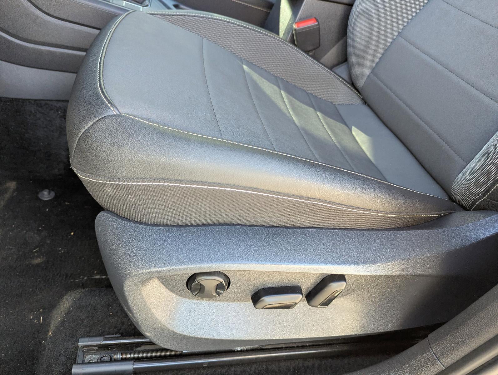 2024 Volkswagen Taos SE FWD