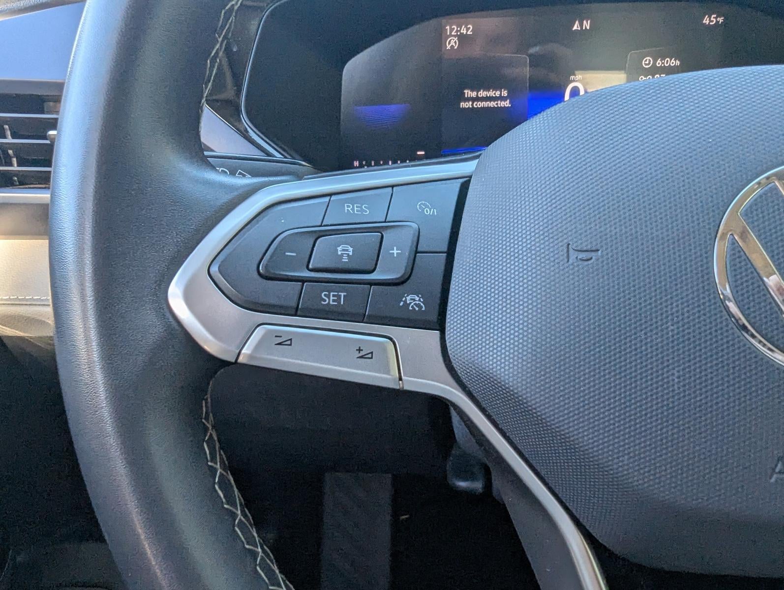 2024 Volkswagen Taos SE FWD