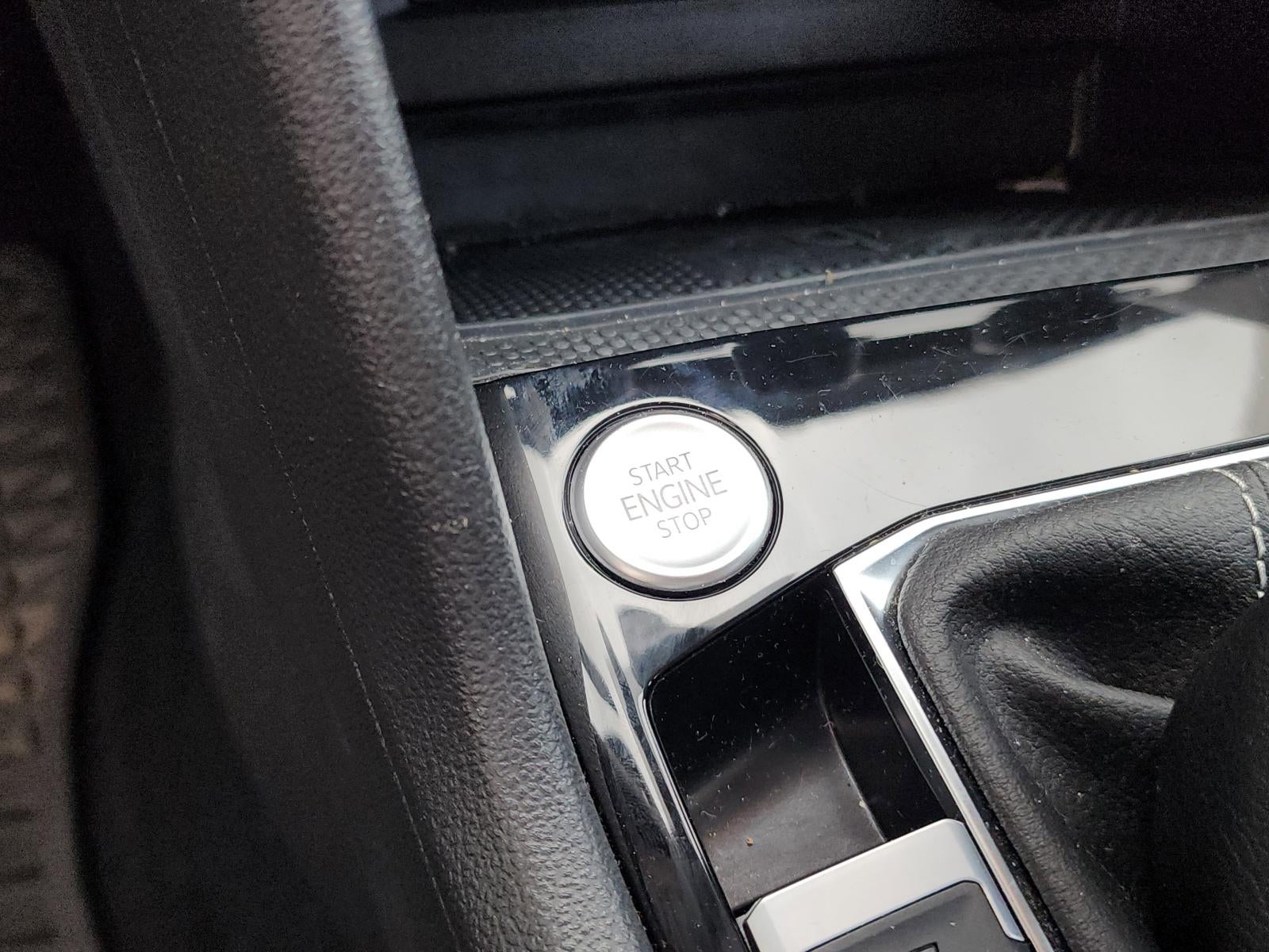 2024 Volkswagen Taos SE 4MOTION