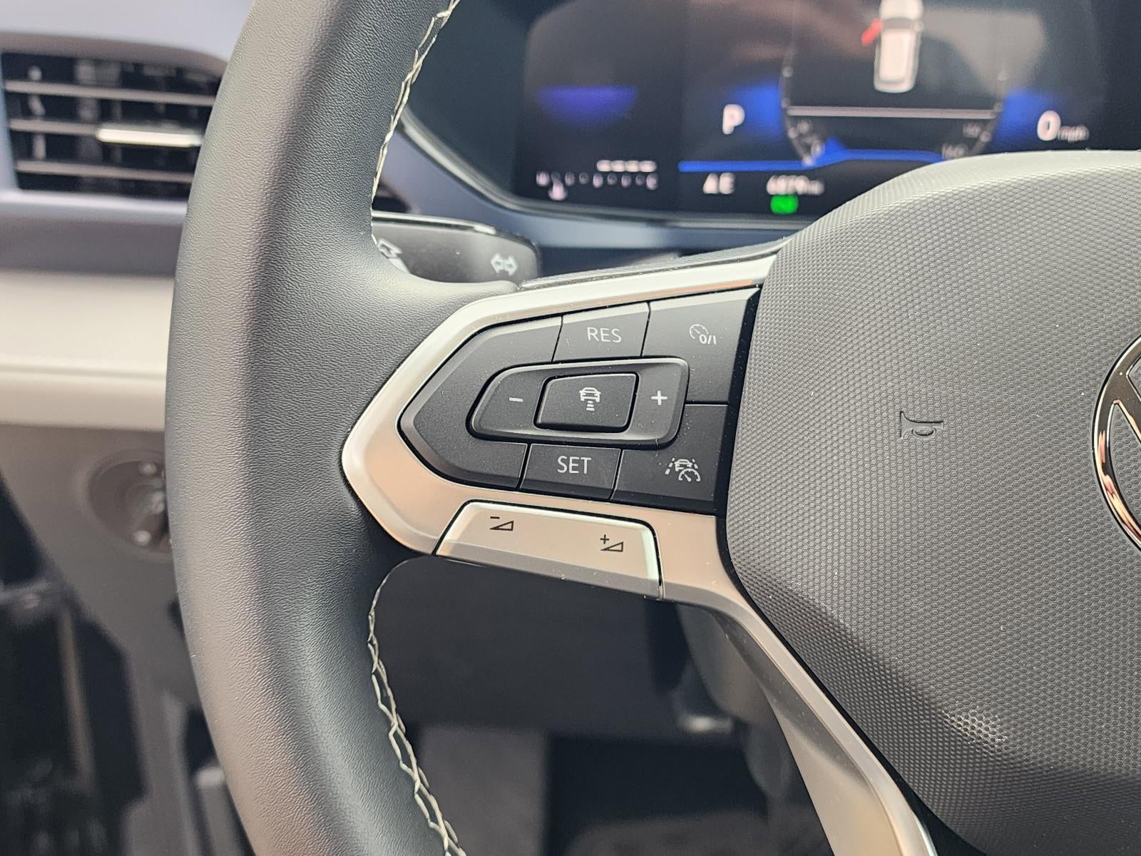 2024 Volkswagen Taos SE 4MOTION