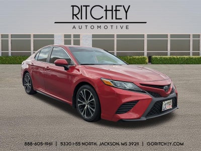 2020 Toyota Camry SE Auto (SE)