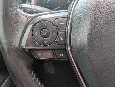 2020 Toyota Camry SE Auto (SE)