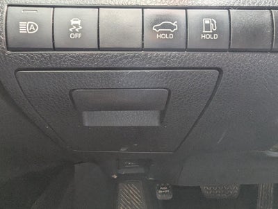 2020 Toyota Camry SE Auto (SE)