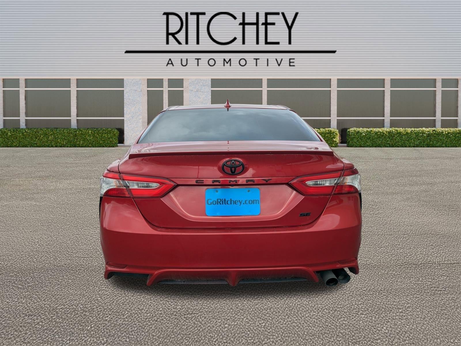 2020 Toyota Camry SE Auto (SE)