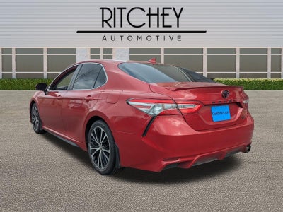 2020 Toyota Camry SE Auto (SE)