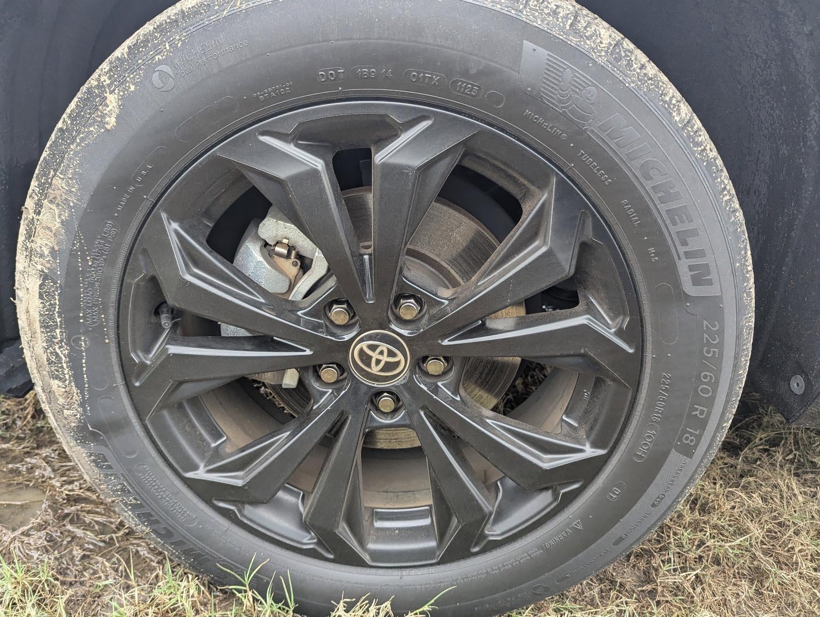 2023 Toyota RAV4 Hybrid SE AWD (Natl)