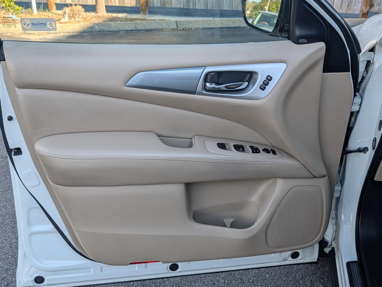 2017 Nissan Pathfinder FWD SL