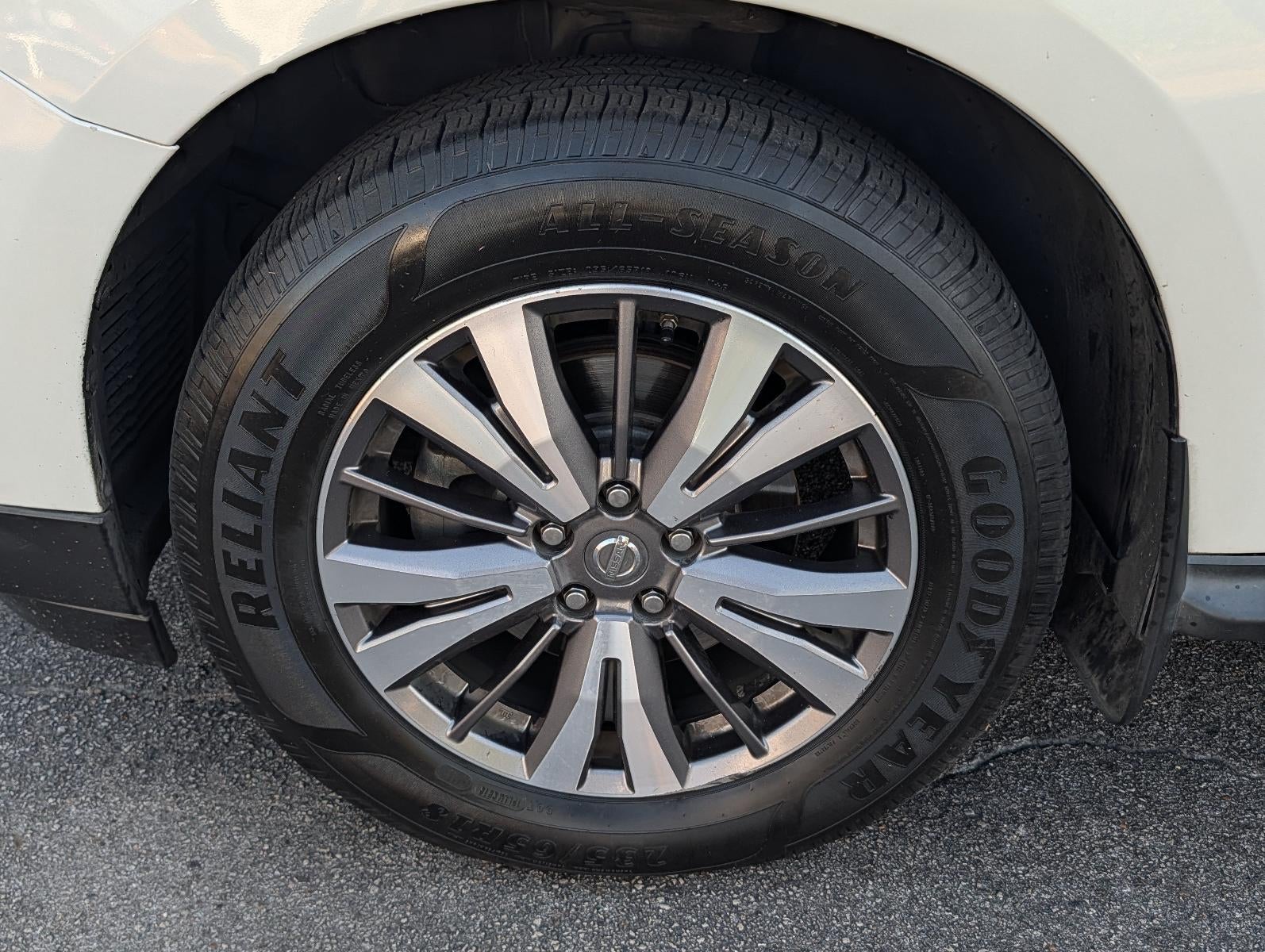 2017 Nissan Pathfinder FWD SL