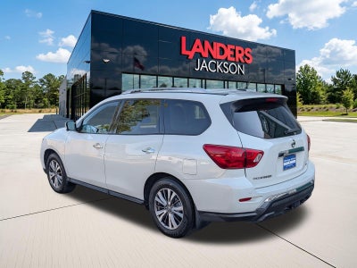 2017 Nissan Pathfinder FWD SL