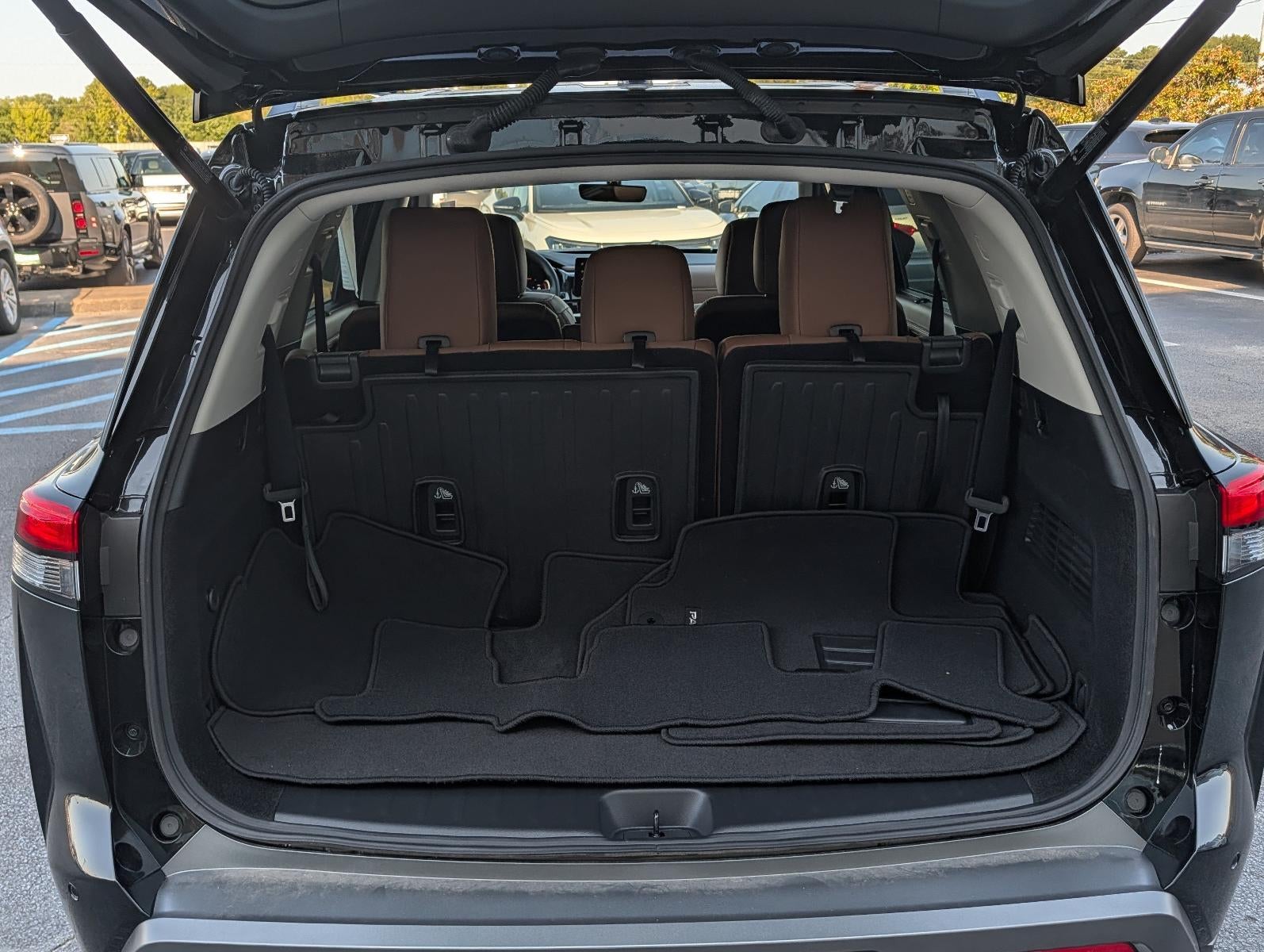 2026 Nissan Pathfinder Platinum 2WD
