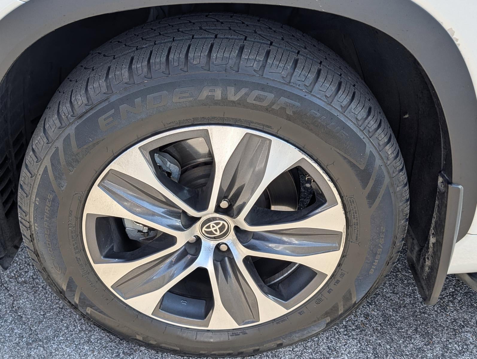 2020 Toyota Highlander XLE FWD (Natl)