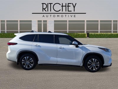 2020 Toyota Highlander XLE FWD (Natl)