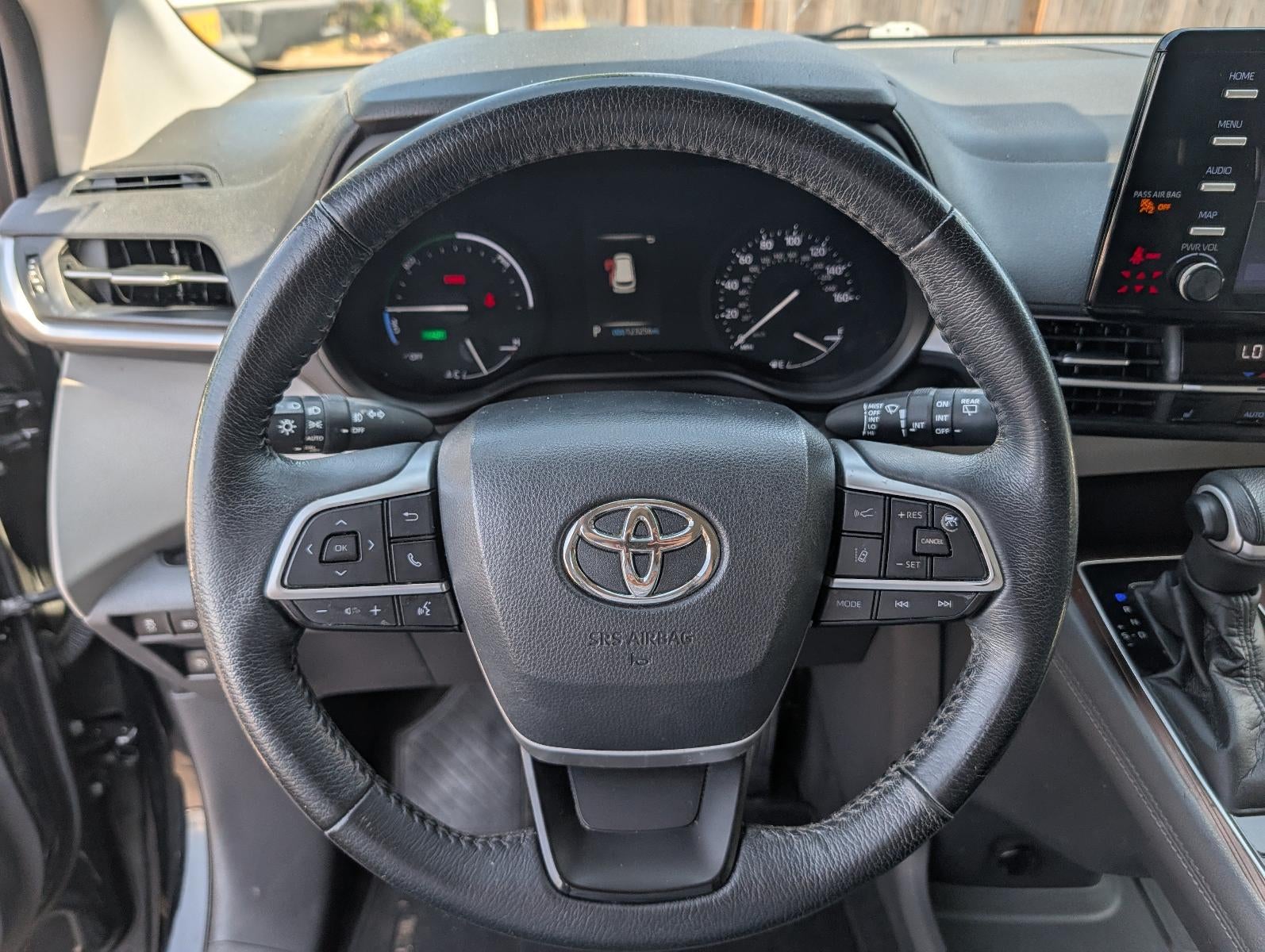 2021 Toyota Sienna XLE FWD 7-Passenger (Natl)