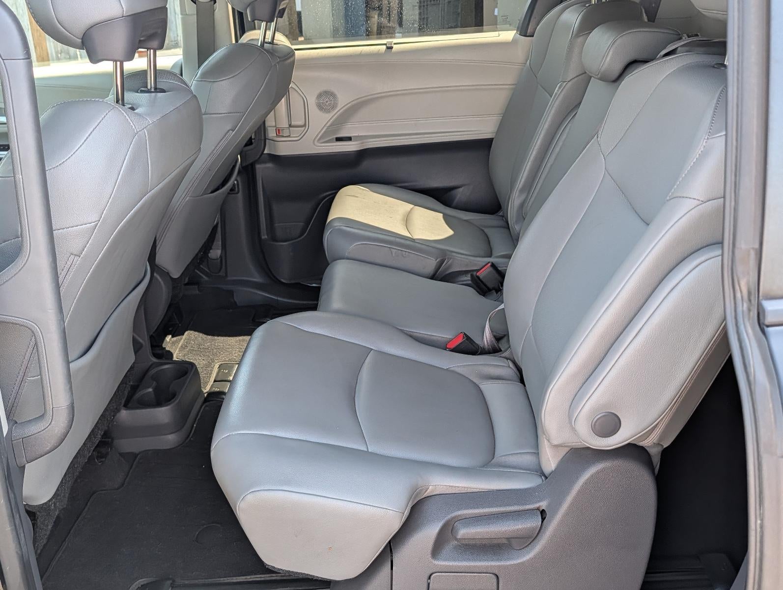 2021 Toyota Sienna XLE FWD 7-Passenger (Natl)