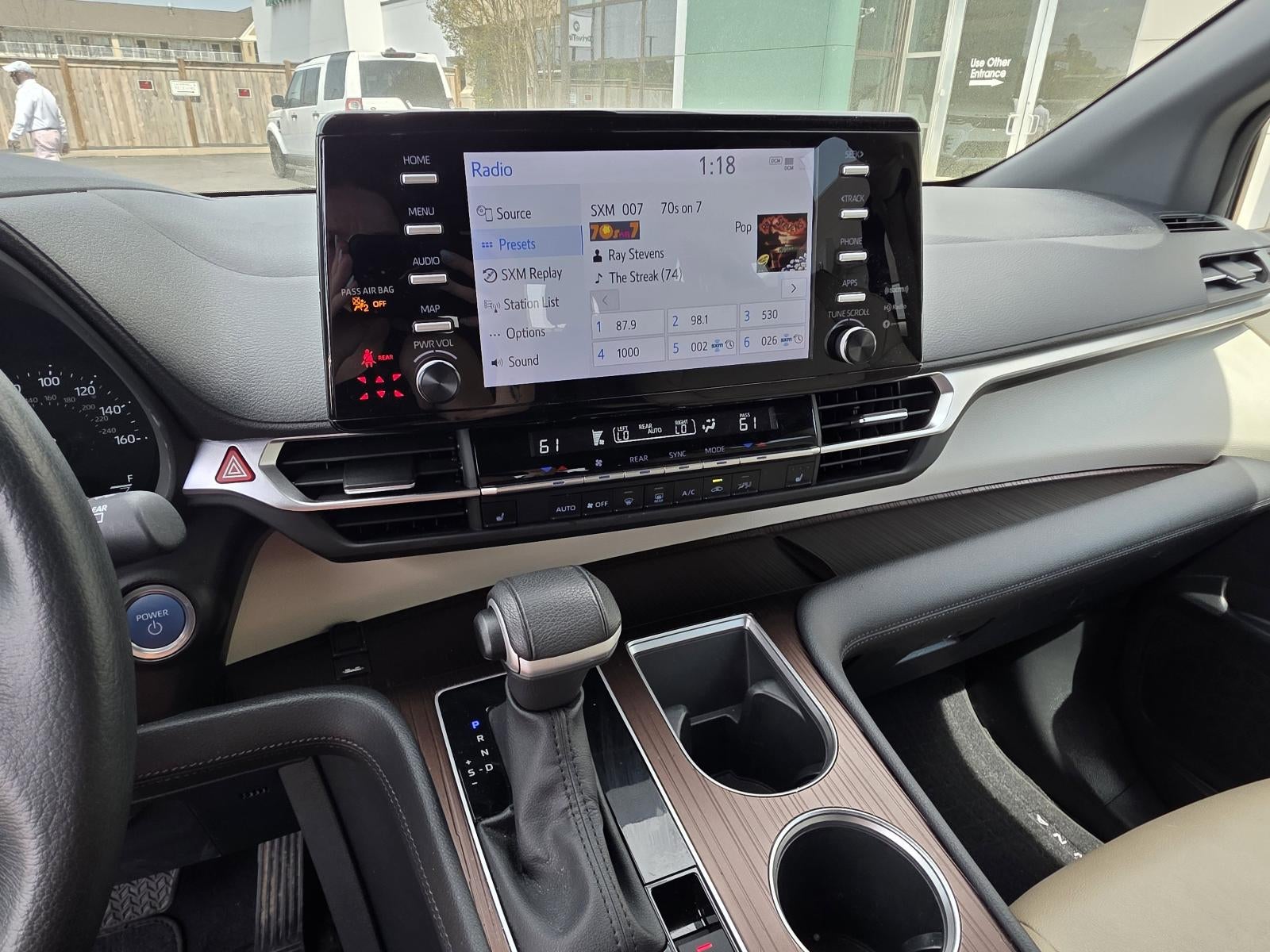 2023 Toyota Sienna XLE FWD 7-Passenger (Natl)