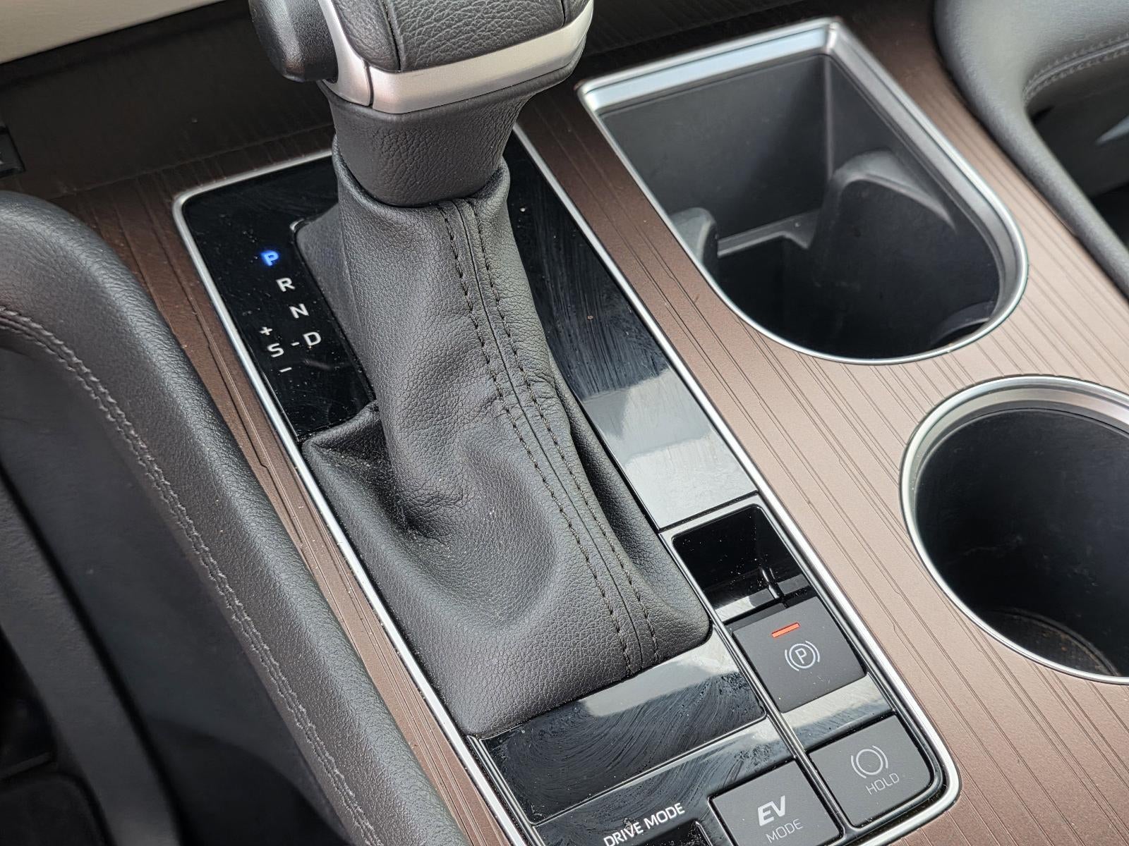 2023 Toyota Sienna XLE FWD 7-Passenger (Natl)