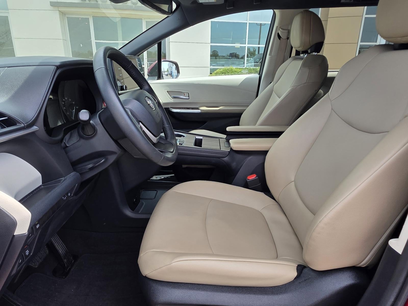 2023 Toyota Sienna XLE FWD 7-Passenger (Natl)