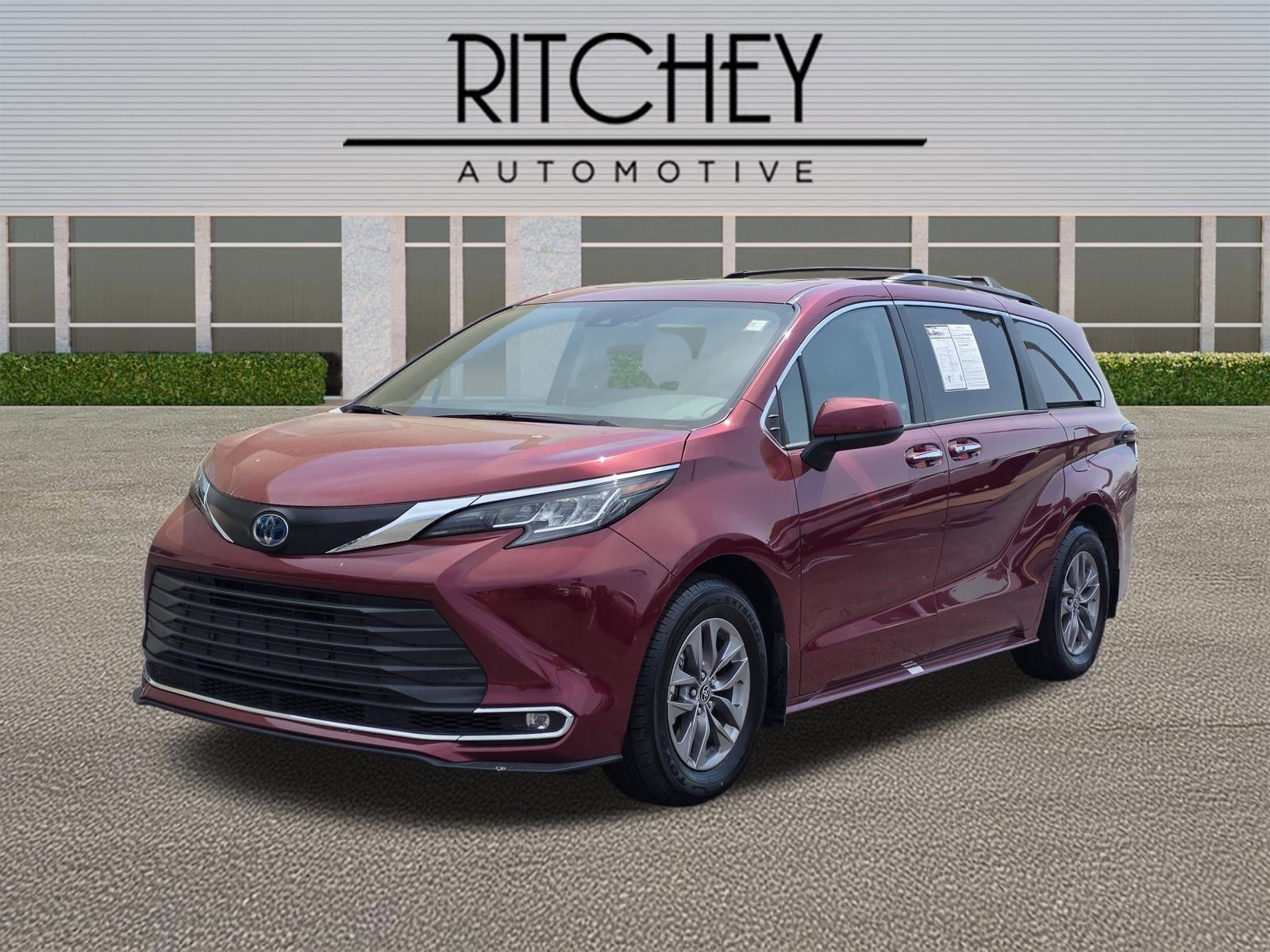 2023 Toyota Sienna XLE FWD 7-Passenger (Natl)