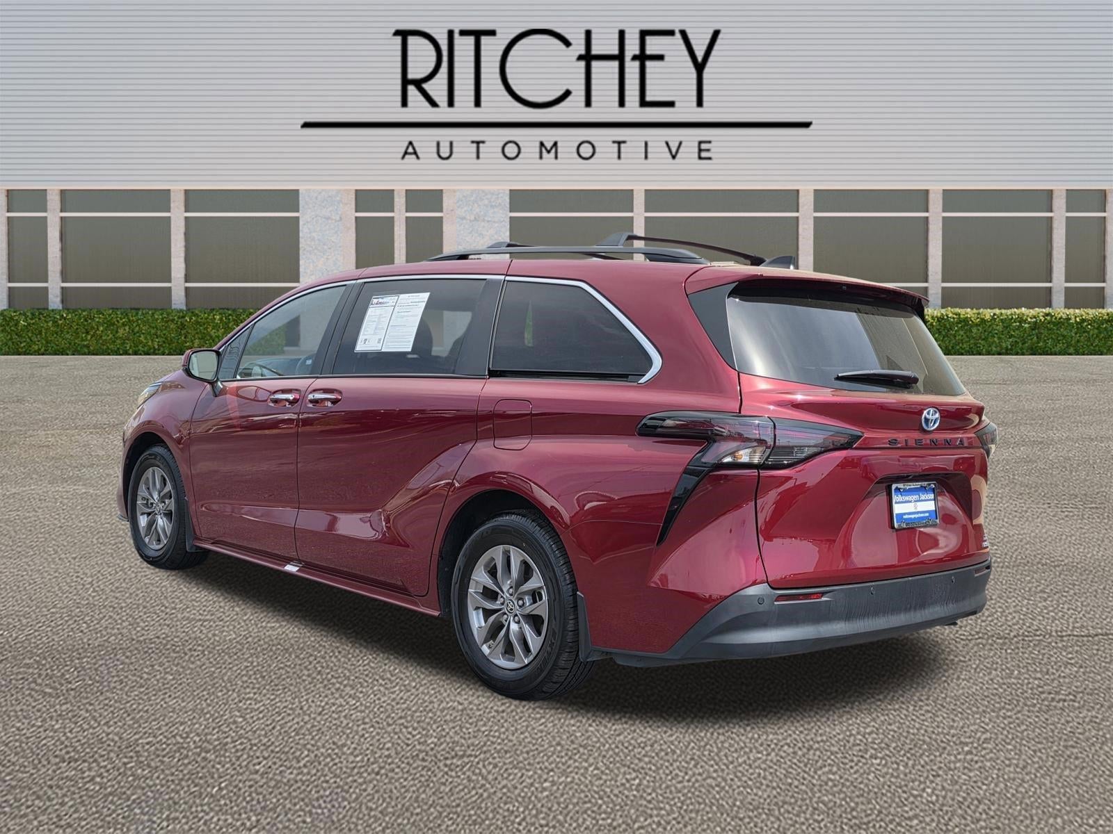 2023 Toyota Sienna XLE FWD 7-Passenger (Natl)