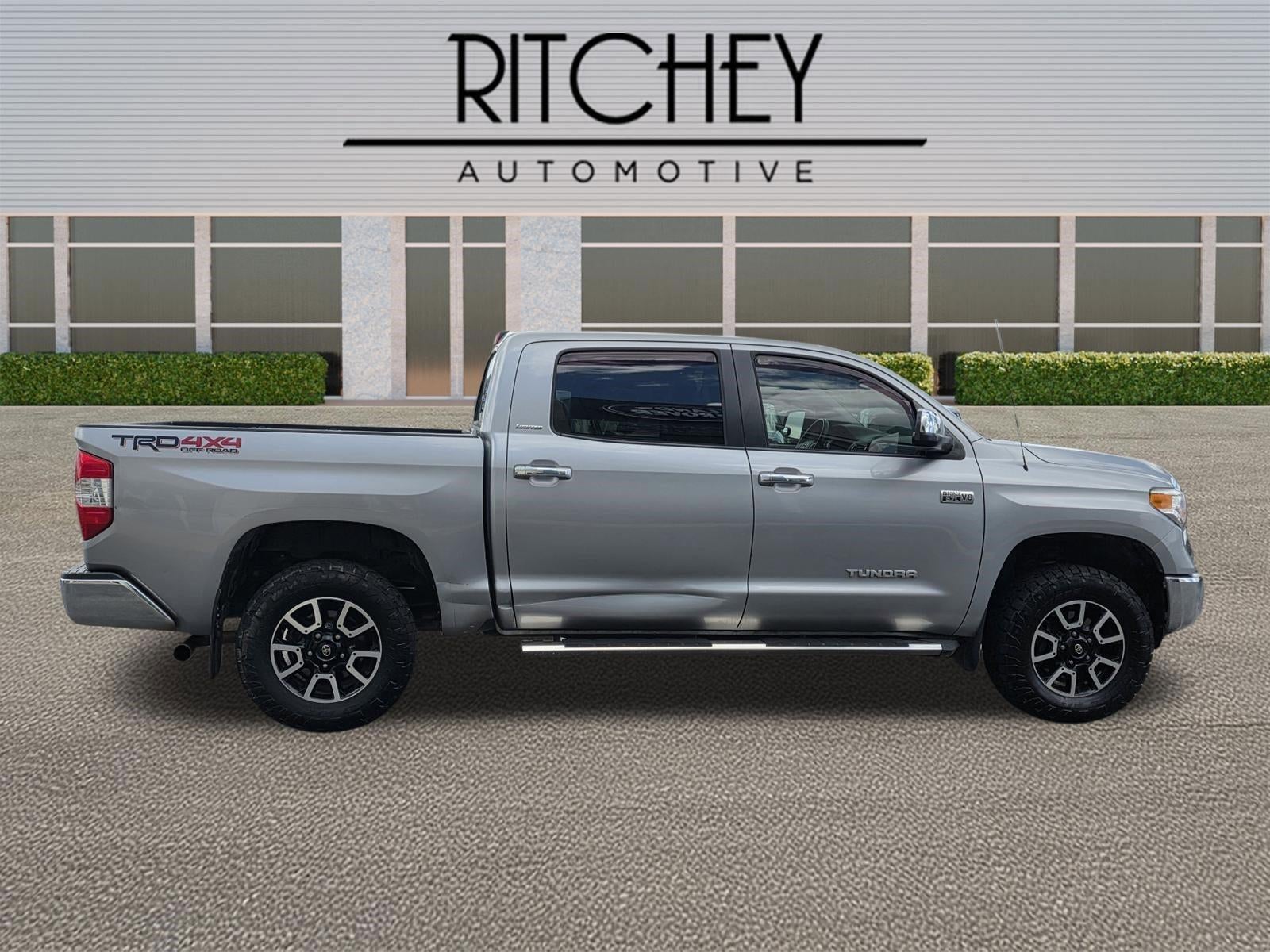 2017 Toyota Tundra 4WD 4WD Limited CrewMax 5.5' Bed 5.7L FFV (SE)