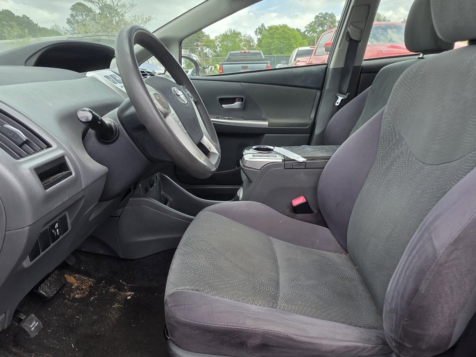 2012 Toyota Prius v 5dr Wgn Five (Natl)