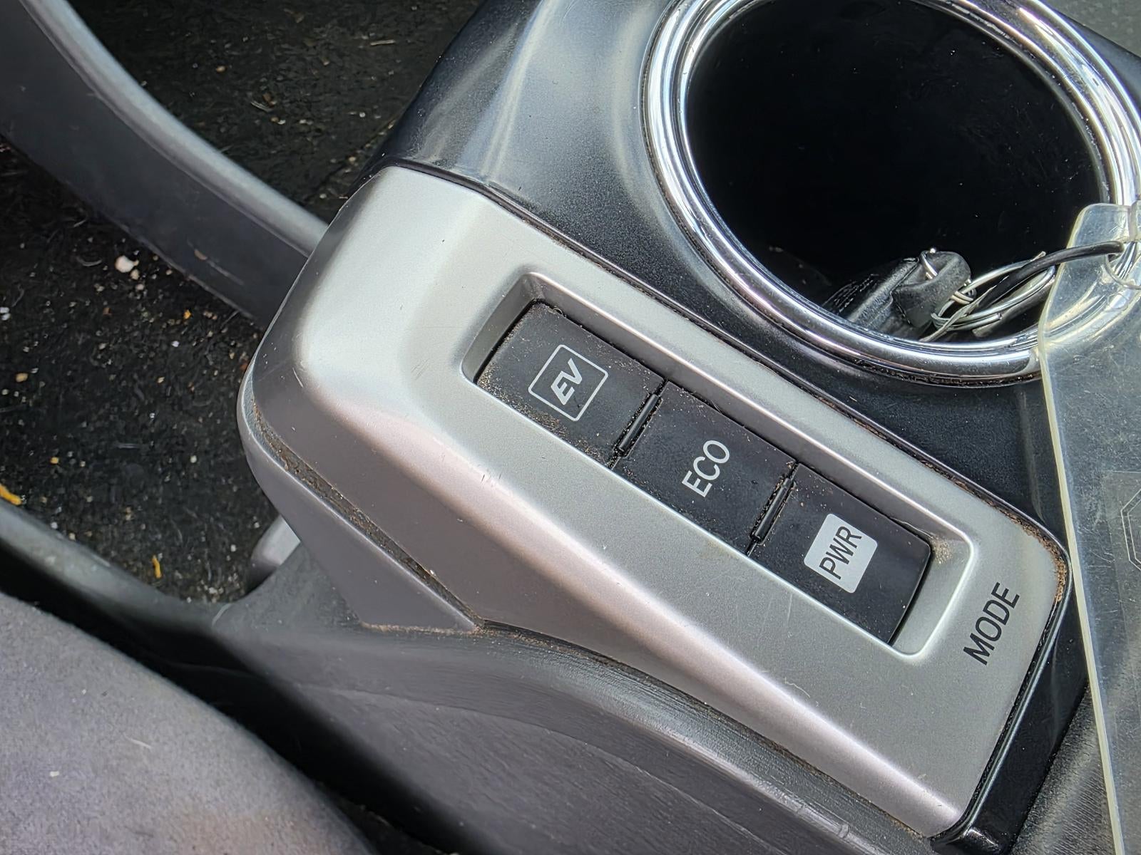 2012 Toyota Prius v 5dr Wgn Five (Natl)