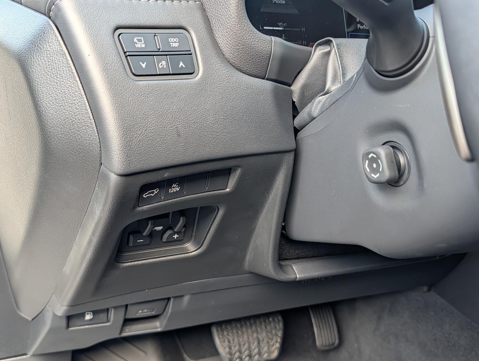 2025 Lexus LX 700h Luxury 4WD