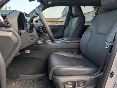2025 Lexus LX 700h Luxury 4WD