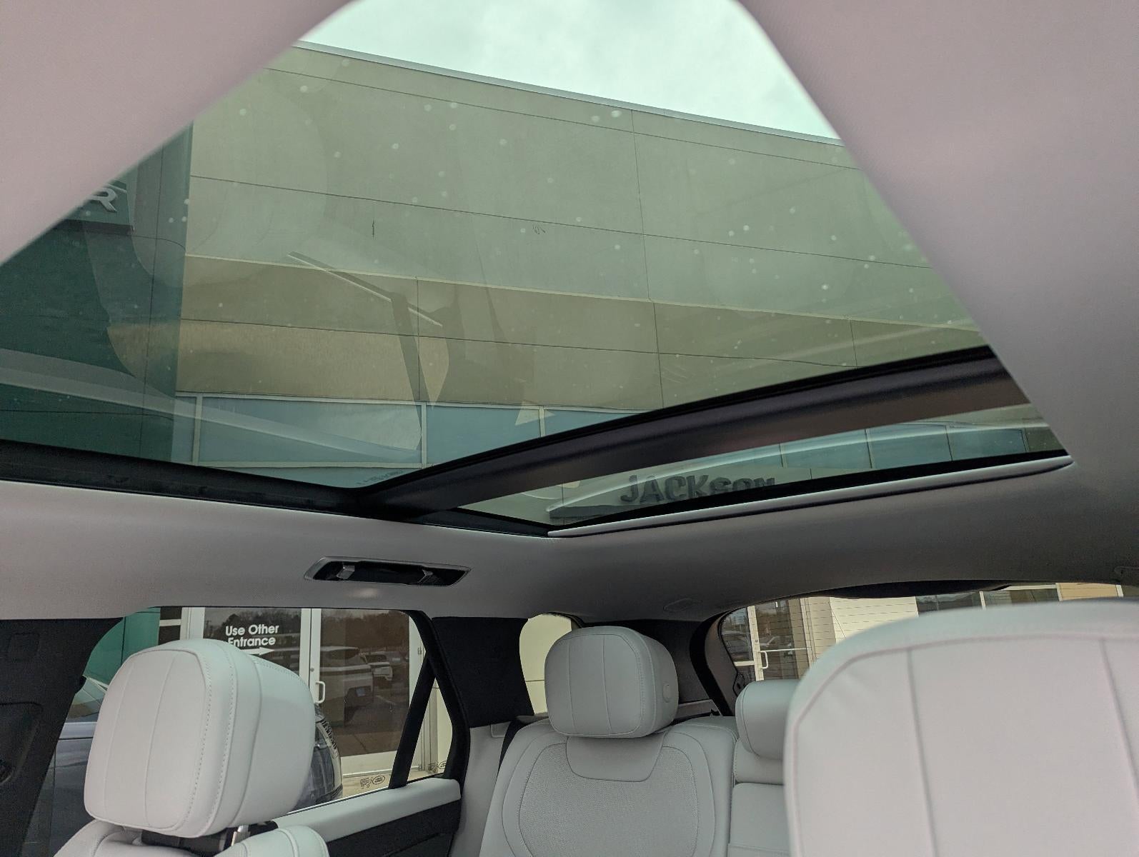 2024 Land Rover Range Rover Sport P360 SE