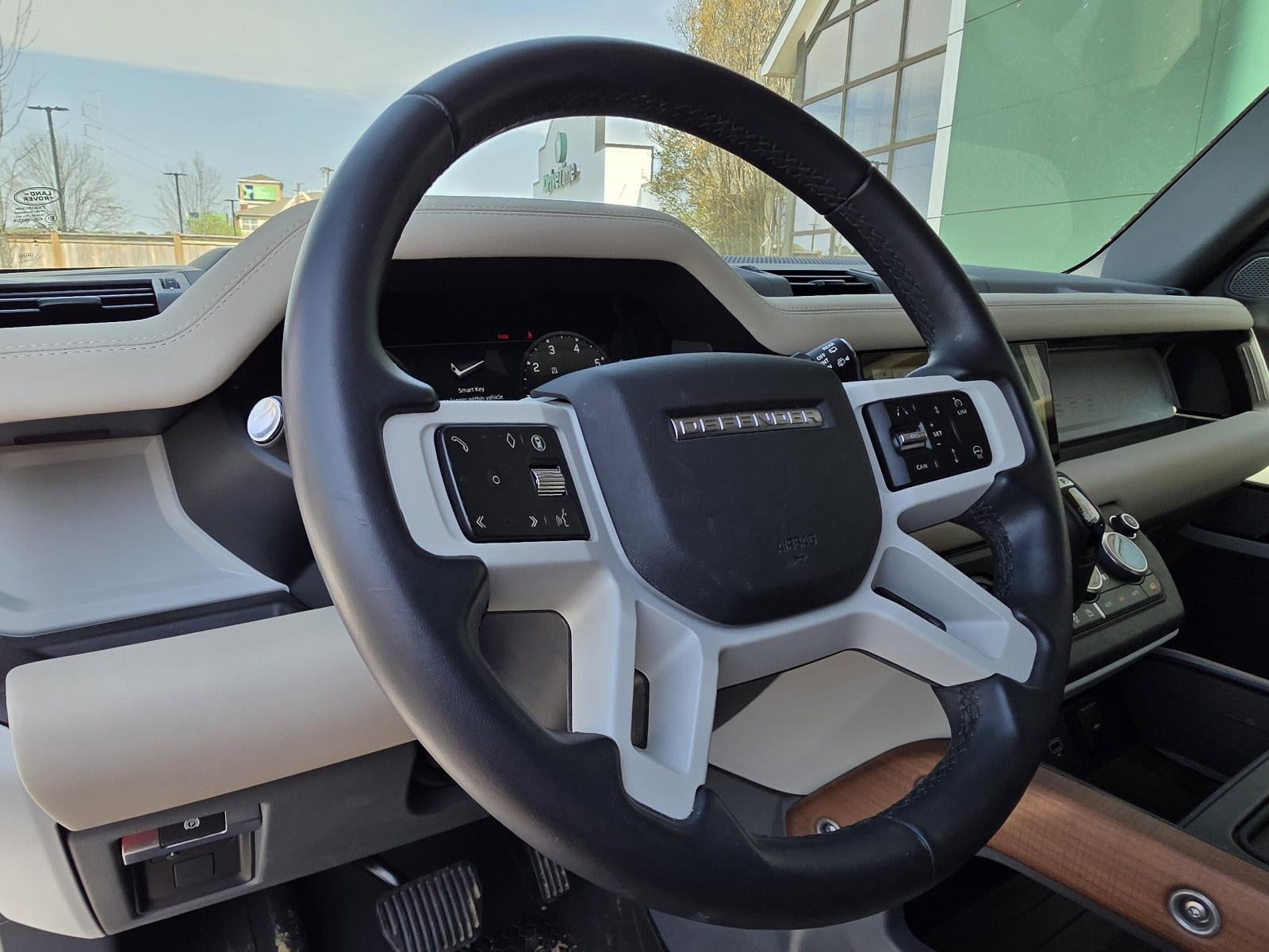 2024 Land Rover Defender 110 P400 X-Dynamic SE