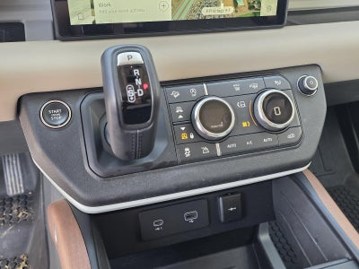 2024 Land Rover Defender 110 P400 X-Dynamic SE