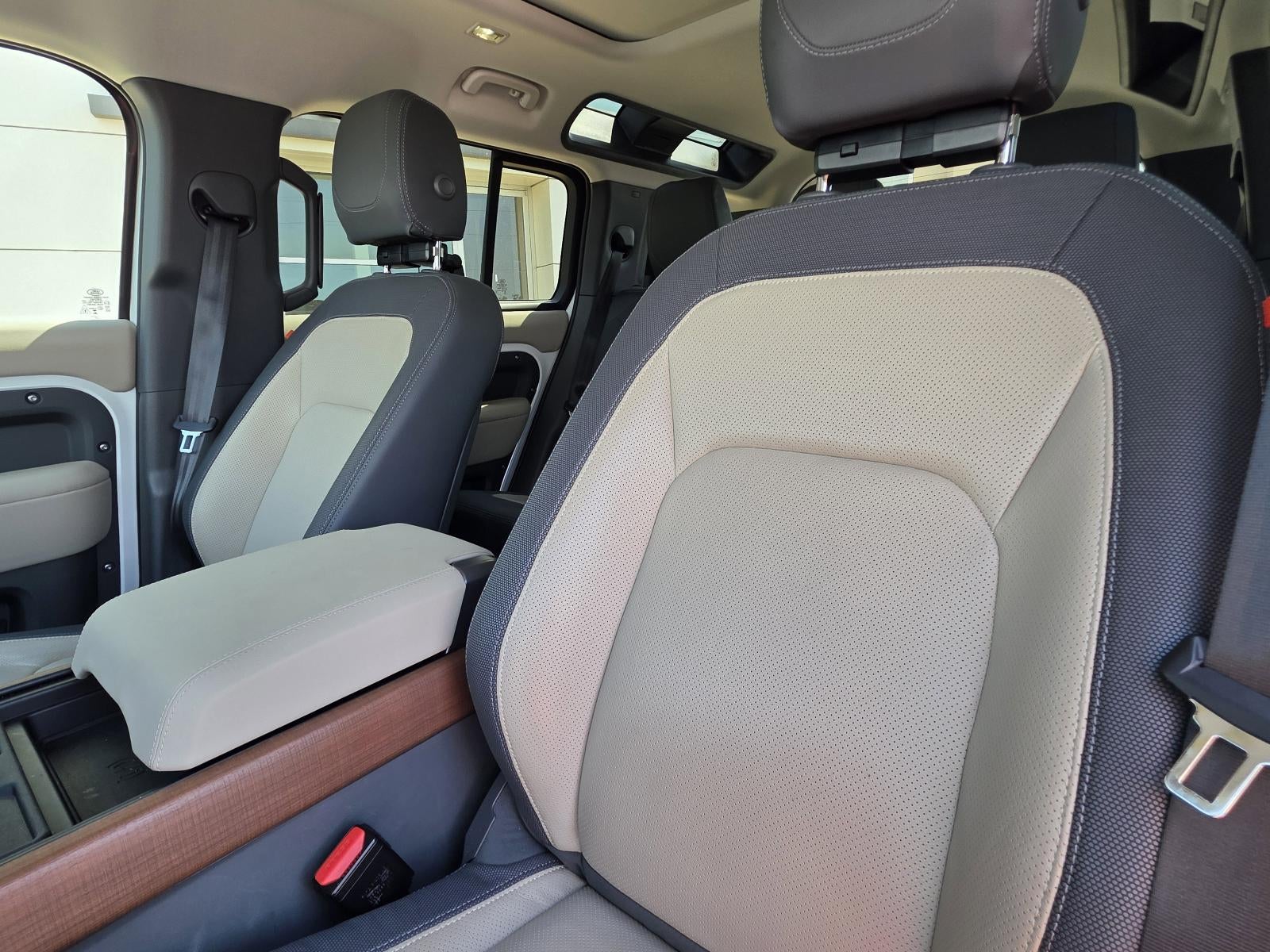 2024 Land Rover Defender 110 P400 X-Dynamic SE