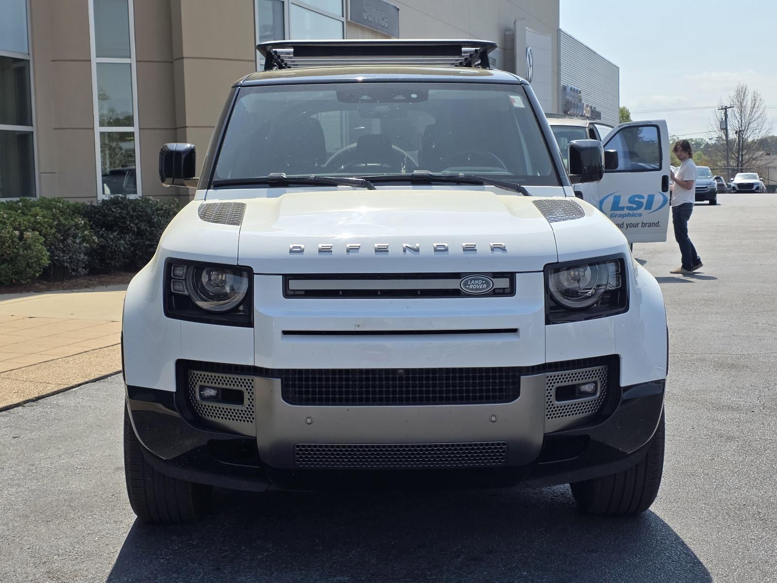 2024 Land Rover Defender 110 P400 X-Dynamic SE