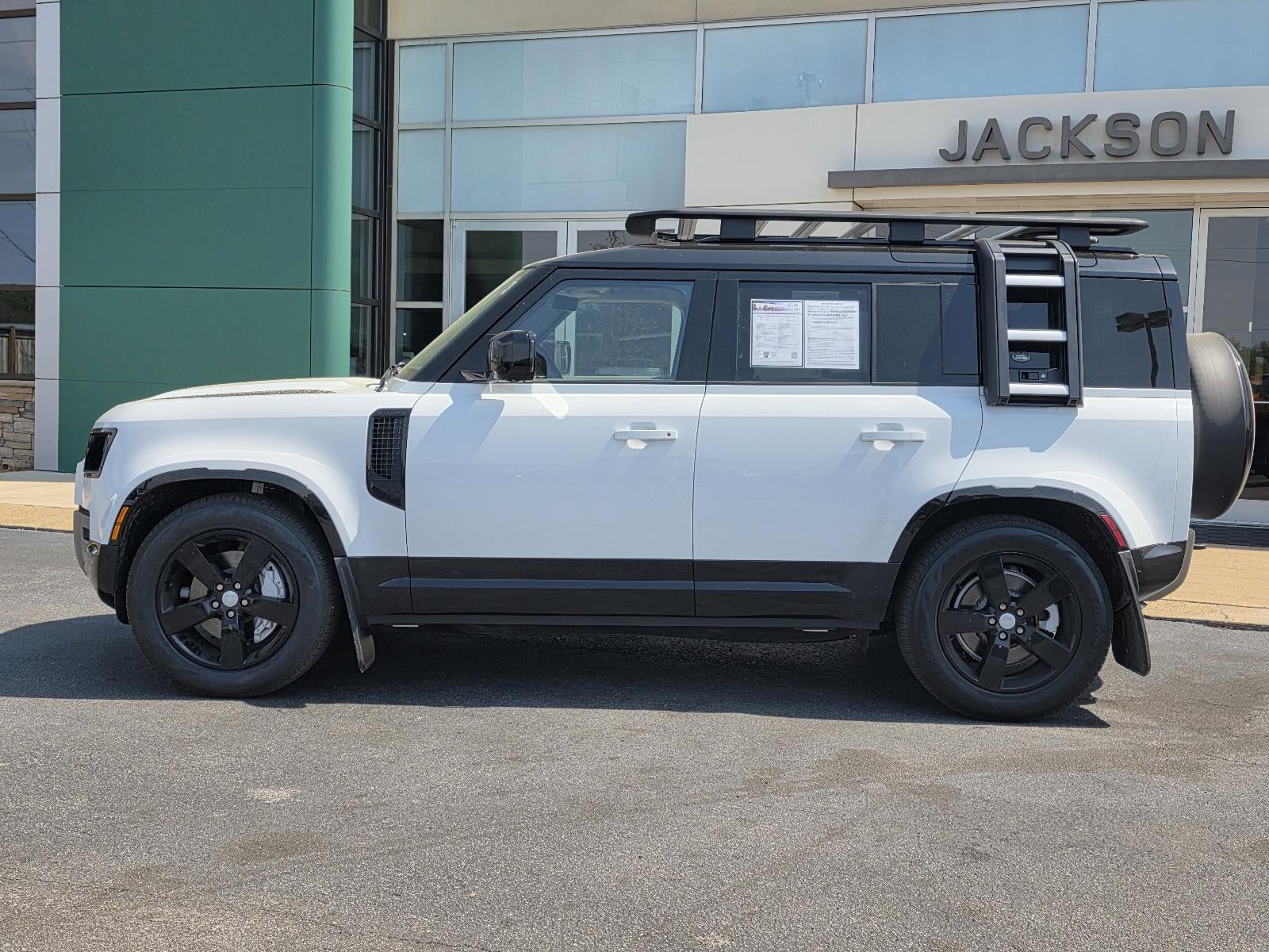 2024 Land Rover Defender 110 P400 X-Dynamic SE