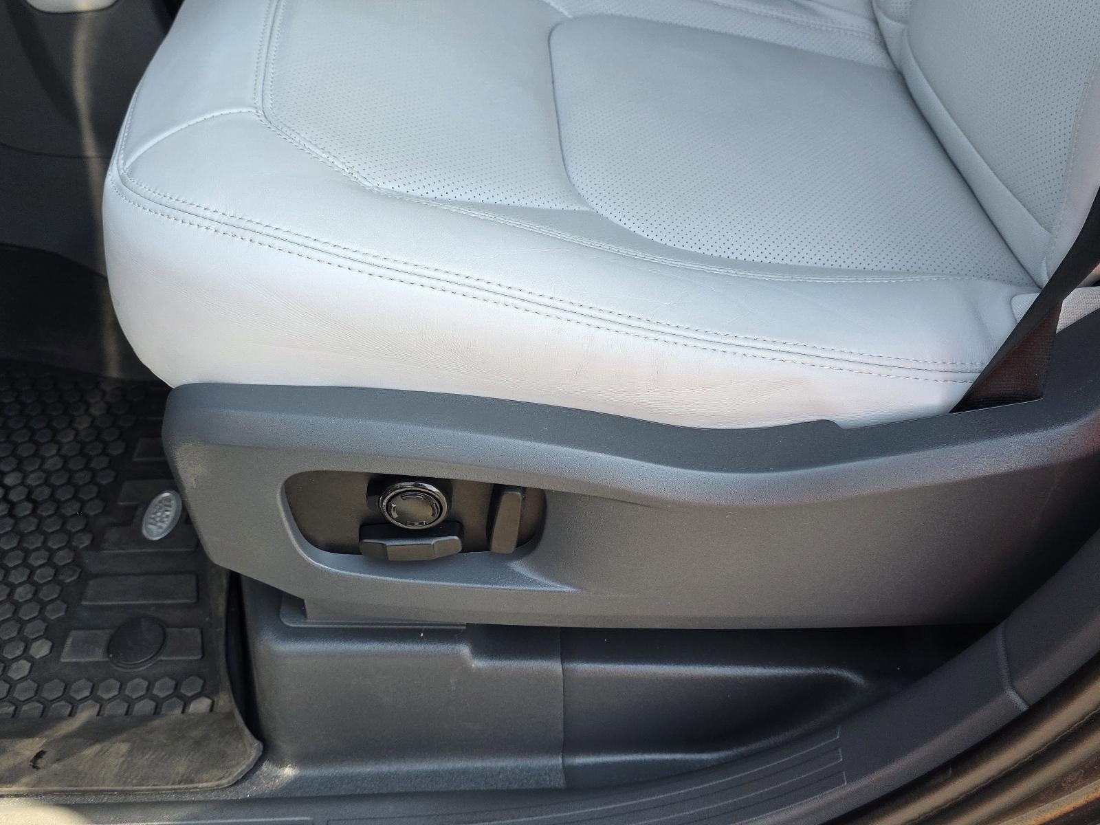 2025 Land Rover Defender 110 P500 X-Dynamic SE