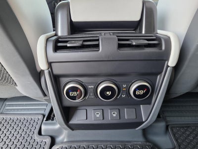 2025 Land Rover Defender 110 P500 X-Dynamic SE