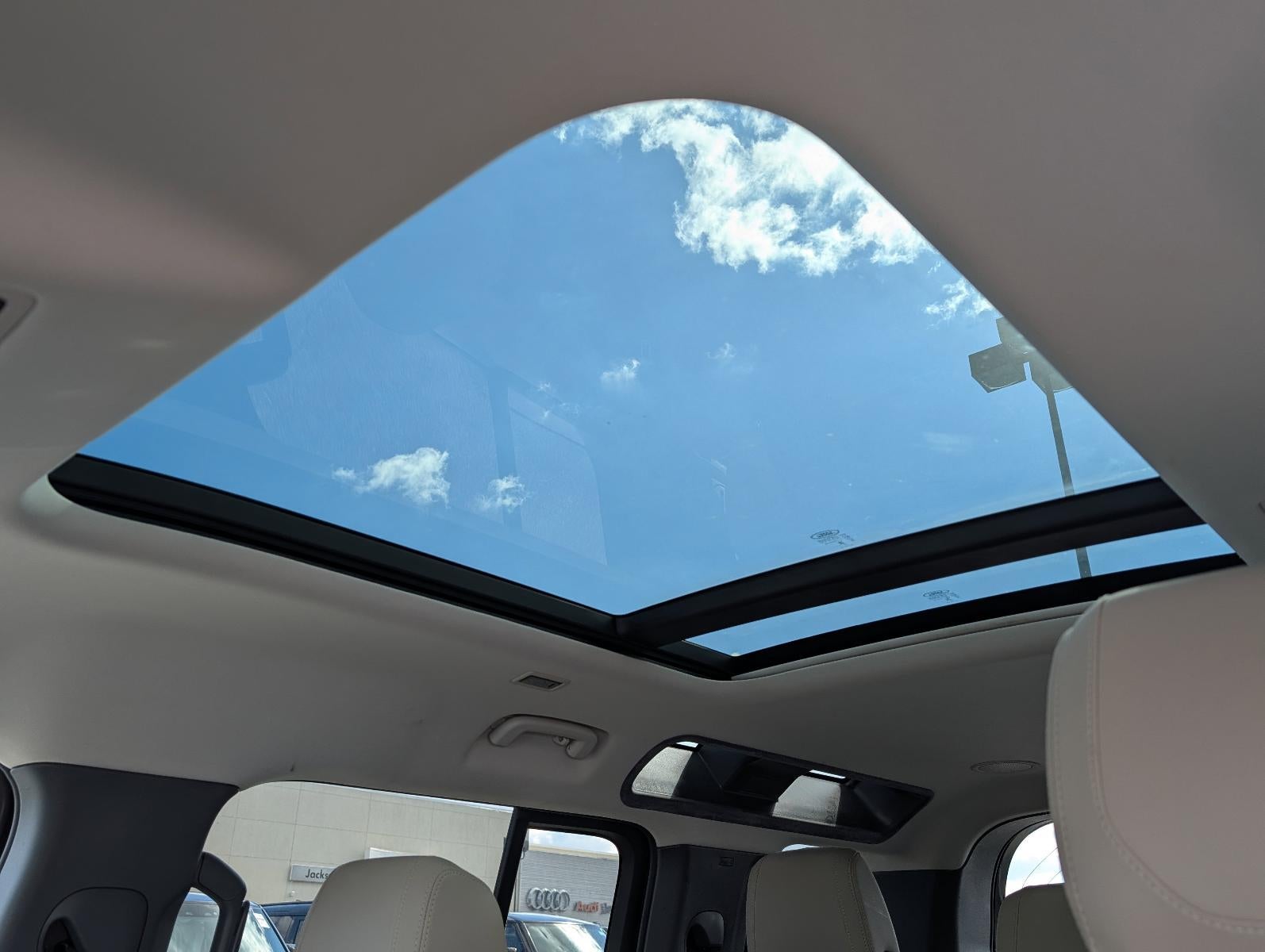 2023 Land Rover Defender 110 SE AWD