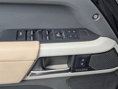 2023 Land Rover Defender 110 SE AWD