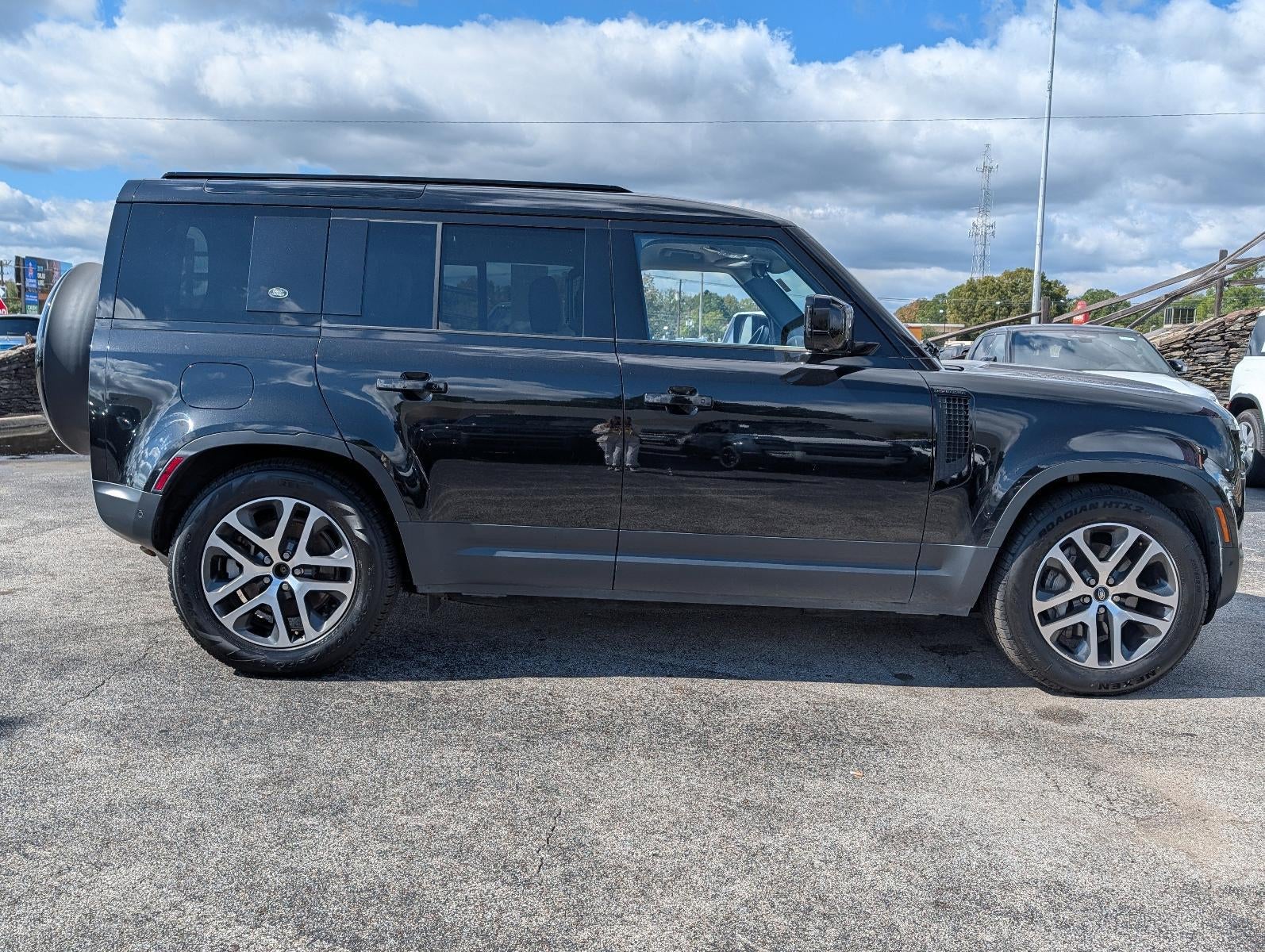 2023 Land Rover Defender 110 SE AWD