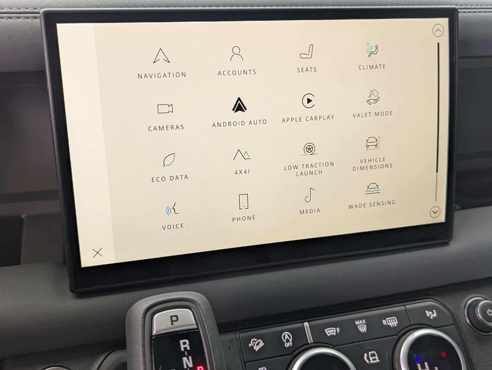 2025 Land Rover Defender 130 P500 V8