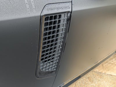 2025 Land Rover Defender 130 P500 V8