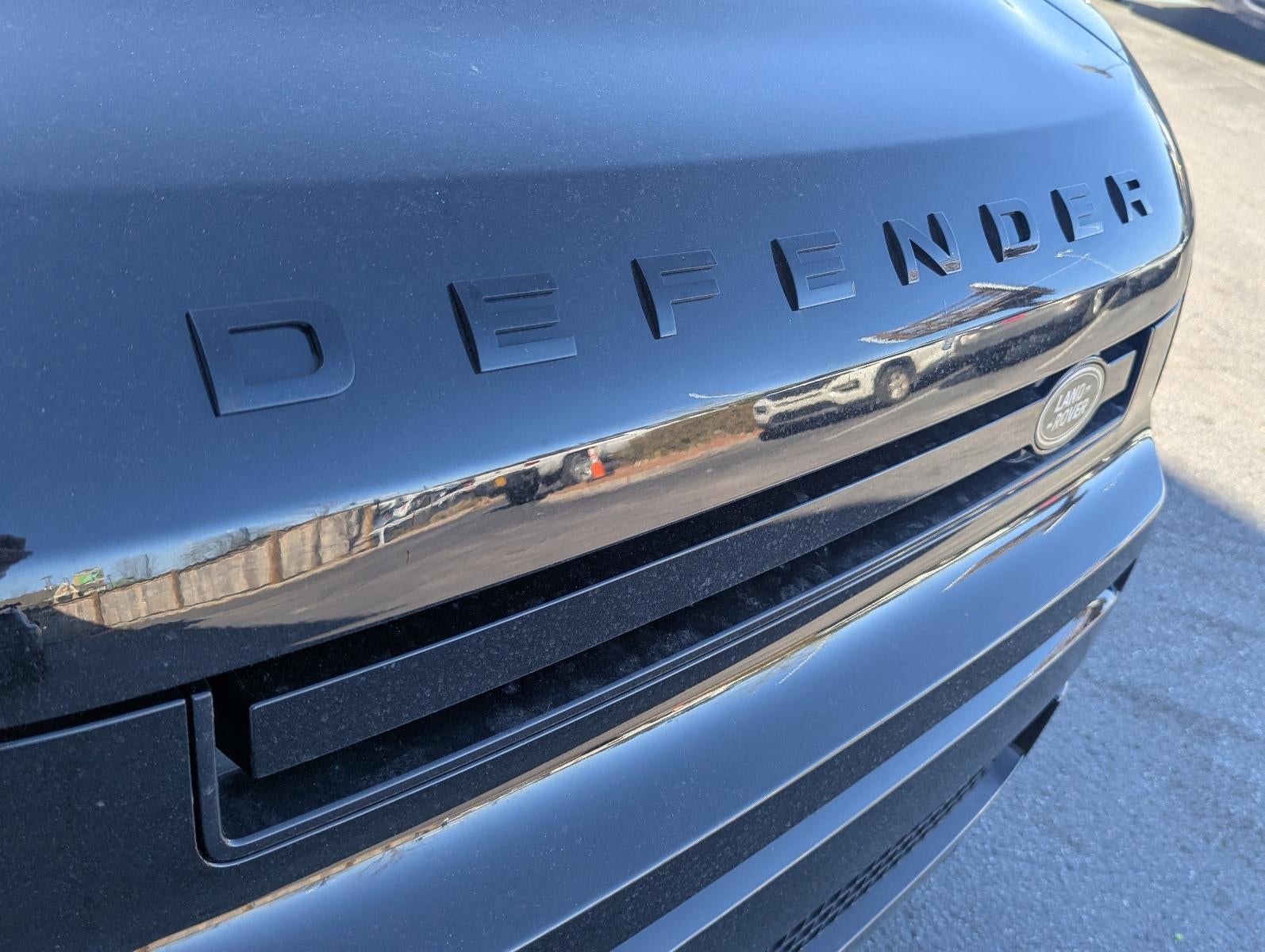 2025 Land Rover Defender 130 P500 V8