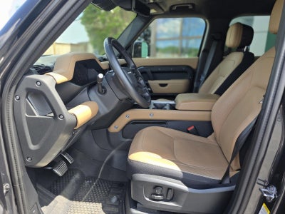 2025 Land Rover Defender 110 P400 X