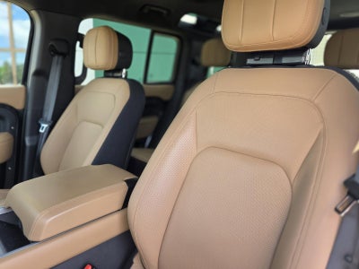 2025 Land Rover Defender 110 P400 X