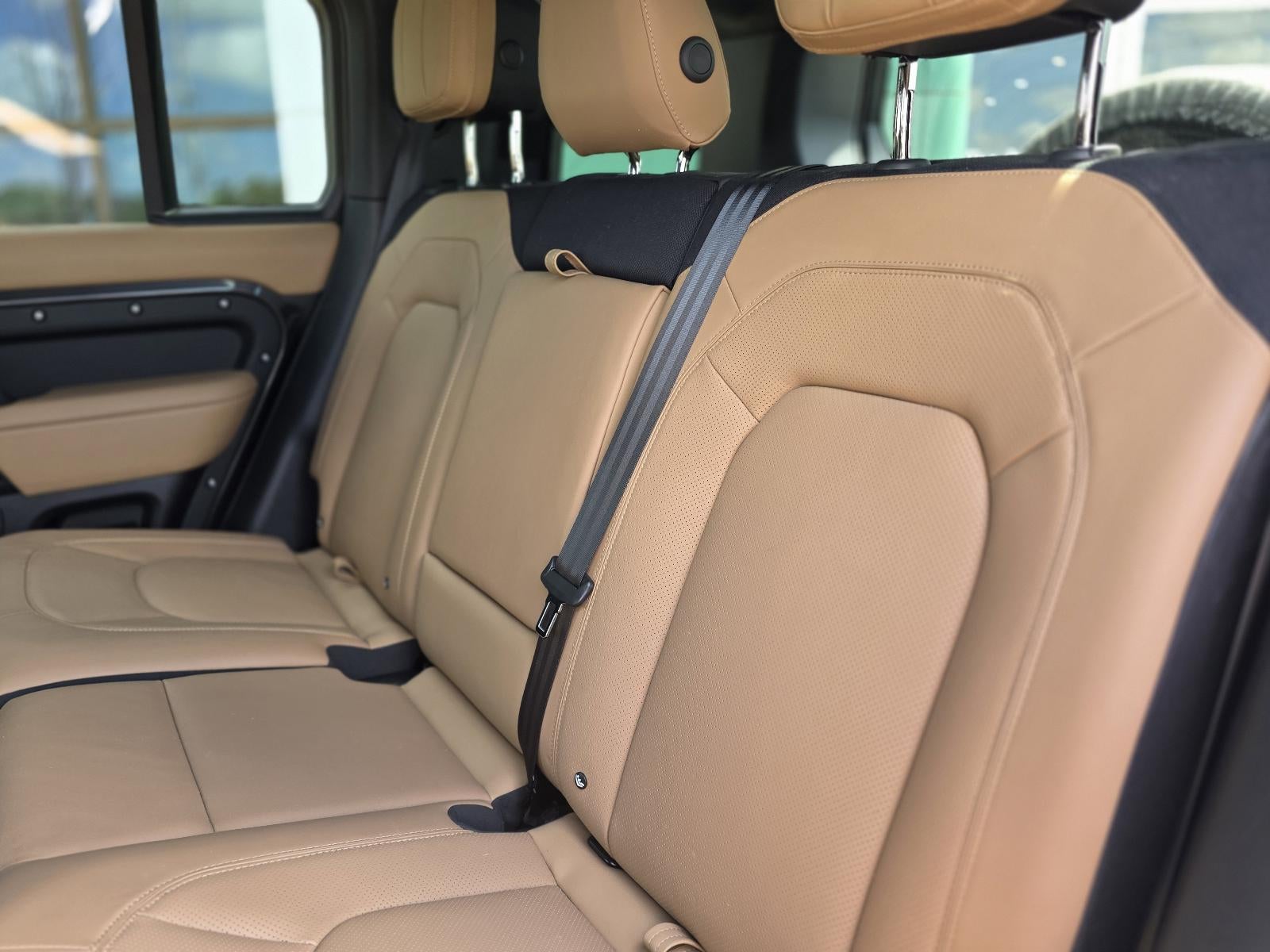 2025 Land Rover Defender 110 P400 X